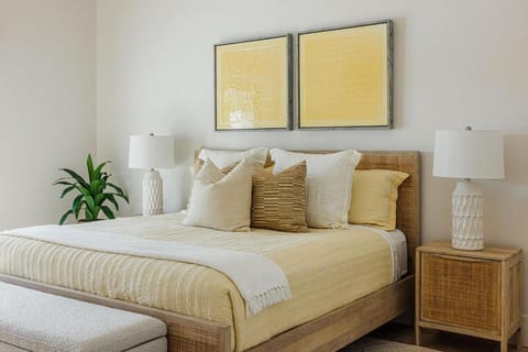 Riviera - Lazy River Pool, Pickleball, Game Room! House in Bermuda Dunes