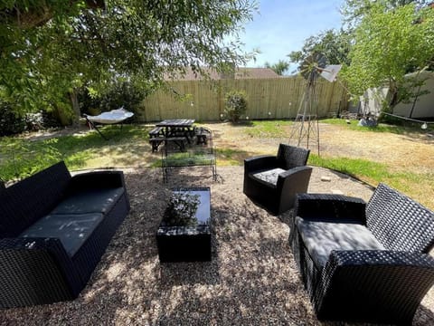 Super Comfy Home with Hot Tub! House in Round Rock