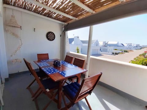 Patio, Day, BBQ facilities, View (from property/room), Balcony/Terrace, Seating area, fireplace