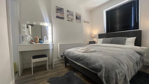 Papa guest Bed and Breakfast in Poole