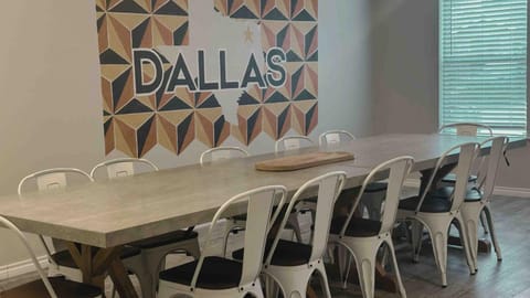 Seating area, Dinner