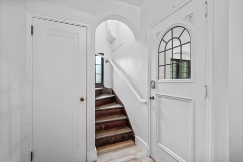 The Walnut Suites - The Secluded Suite Apartment in Shadyside