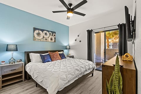 Bed, Photo of the whole room