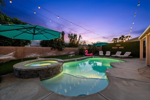 Hot Tub, Balcony/Terrace, Swimming pool, Swimming pool