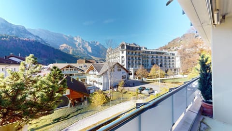 Nearby landmark, Spring, Day, Natural landscape, Balcony/Terrace, Mountain view