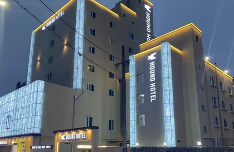 Property building, Street view