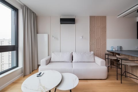 TV and multimedia, Living room, Seating area, Dining area, air conditioner