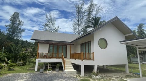 Property building, Day, Garden