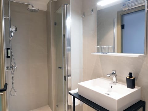 Shower, Bathroom, towels