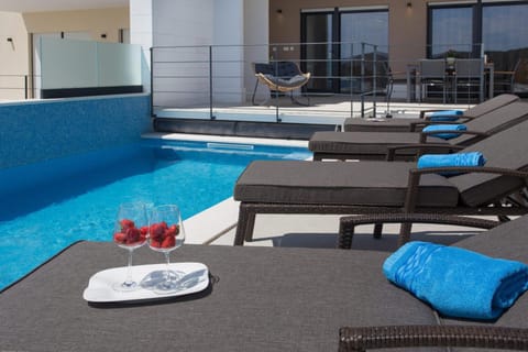 Patio, Pool view, Swimming pool