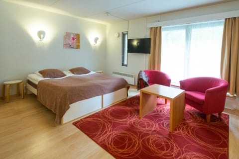 Bed, Photo of the whole room, Seating area