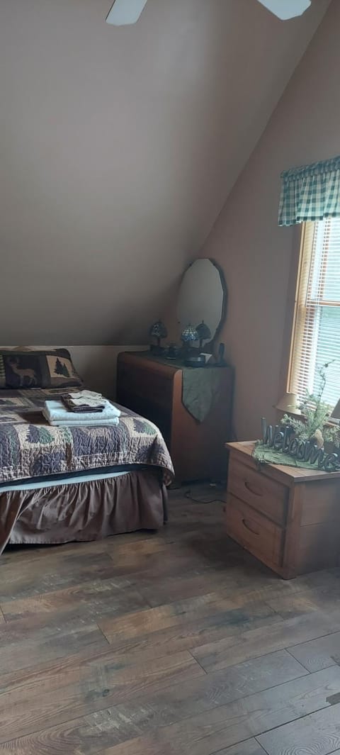 The Old Tioga Inn Bed and Breakfast Inn in Fairmount Township