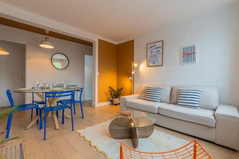 Two bedroom apartment near shops & tram Apartment in Villeneuve-d'Ascq