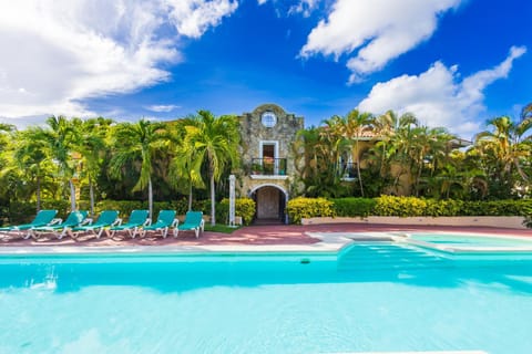 Garden, Garden view, Pool view, Swimming pool, Swimming pool, sunbed
