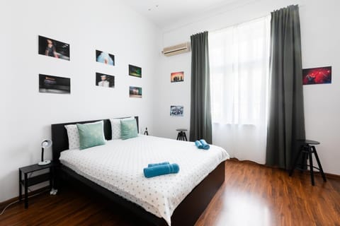 Bed, Photo of the whole room, Bedroom, towels, air conditioner