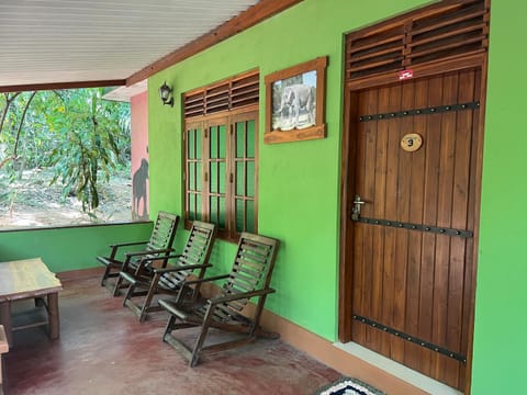 Seating area, Guests, Guests