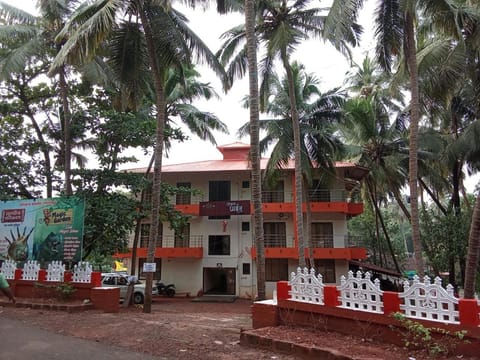 Property building, Facade/entrance, Parking