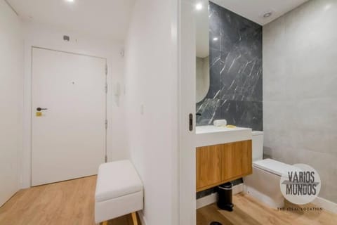 Elegancia y confort en el Paseo de la Castellana Apartment in Madrid