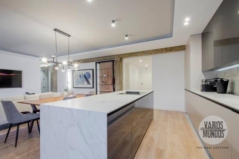 Elegancia y confort en el Paseo de la Castellana Apartment in Madrid