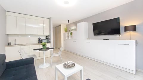 TV and multimedia, Kitchen or kitchenette, Living room, Seating area, Dining area, minibar
