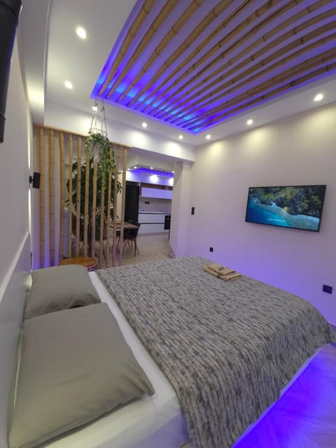 Boho 3siblings Apartment in Alimos