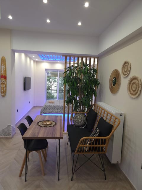 Boho 3siblings Apartment in Alimos