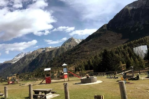 Nearby landmark, Day, Mountain view