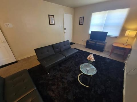 Furnished 1-Bedroom in Dayton! Apartment in Dayton