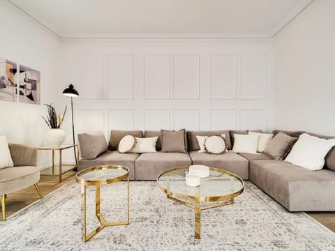 Communal lounge/ TV room, Living room