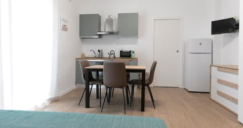 TV and multimedia, Kitchen or kitchenette, Dining area
