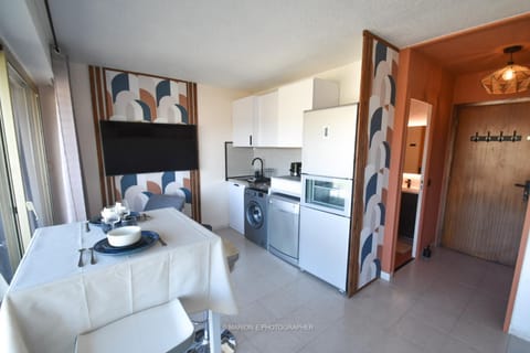 TV and multimedia, Kitchen or kitchenette, Living room, Seating area, Dining area, dishwasher, pet friendly, stove
