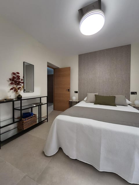 TV and multimedia, Bedroom, wardrobe