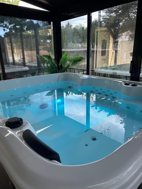 Natural landscape, Hot Tub