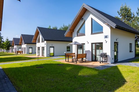 Property building, BBQ facilities, Balcony/Terrace