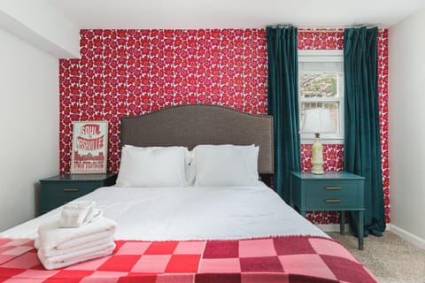 Nashville Gem Grill Mini Pickleball Sleeps 12 House in Nashville