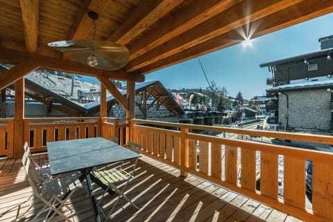 View (from property/room), Balcony/Terrace, Dining area