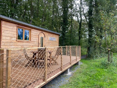 Property building, Patio, Garden, Garden view