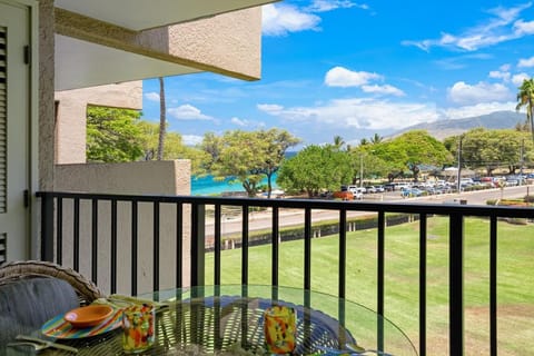Gorgeous Luxury Ocean View 1 Bedroom Kamaole Sands 10-304 Apartment in Kamaole