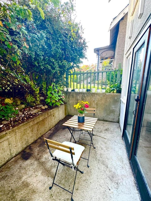 Patio, Garden view