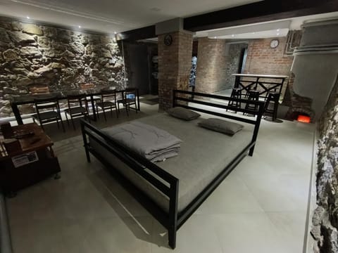 Bed, Living room, Photo of the whole room, Seating area