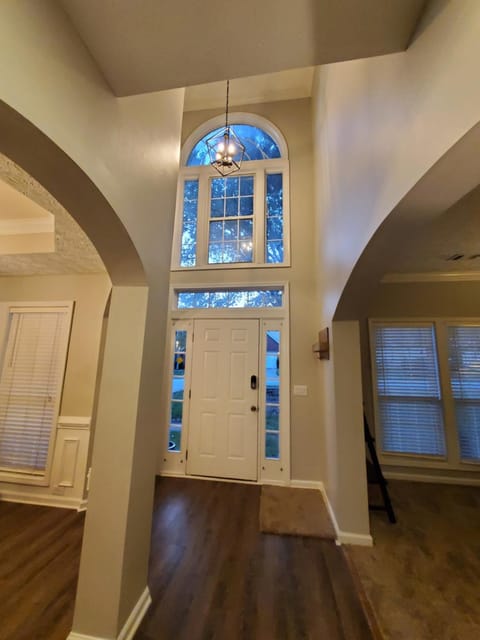 Spacious 2 Story 4-5 Bdms 3 Baths Near Stadiums House in Marietta