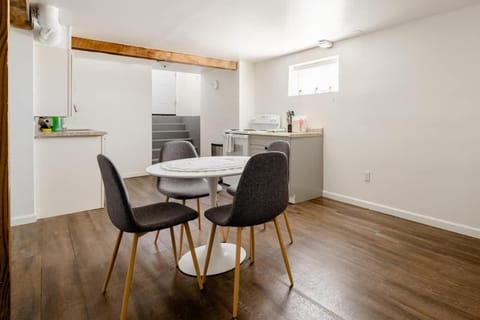 Stay Portland - 95 WalkScore on Division Quaint One BR Apt House in Portland