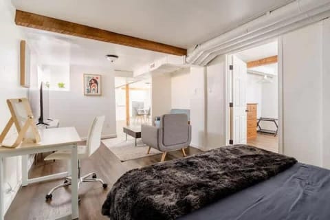 Stay Portland - 95 WalkScore on Division Quaint One BR Apt House in Portland