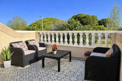Patio, Day, Garden, View (from property/room), Balcony/Terrace, Seating area, Garden view