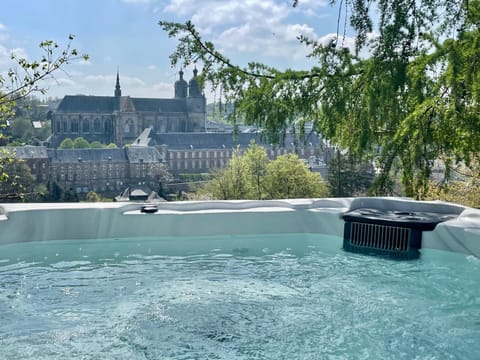 Nearby landmark, Day, Natural landscape, Garden, Garden view, Pool view, Swimming pool