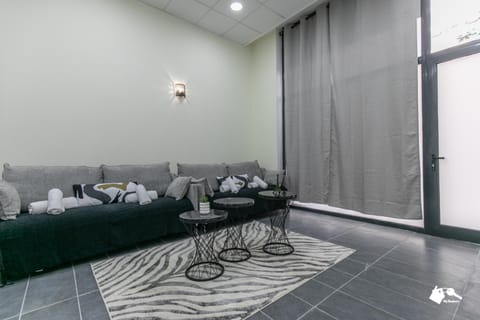 Living room, Seating area, towels