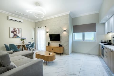 TV and multimedia, Kitchen or kitchenette, Living room, Seating area, Dining area, Evening entertainment, air conditioner