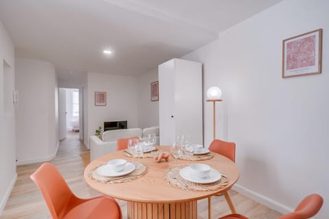 Kitchen or kitchenette, Living room, Dining area
