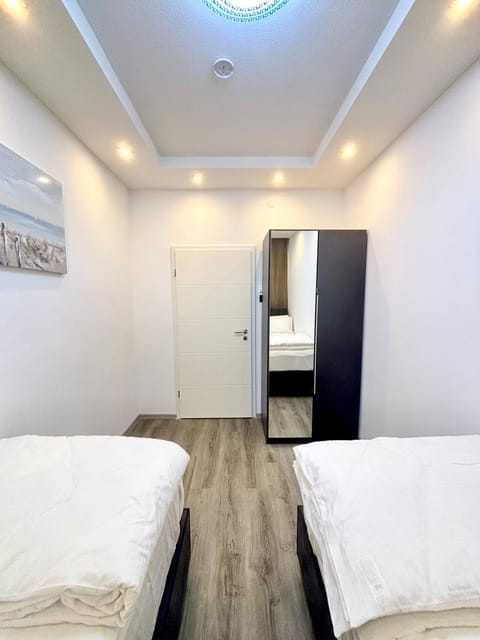 Bed, Bedroom, wardrobe