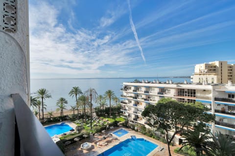 Balcony/Terrace, Pool view, Sea view